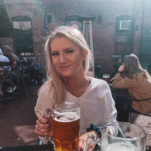 Meet your Posher, Liz